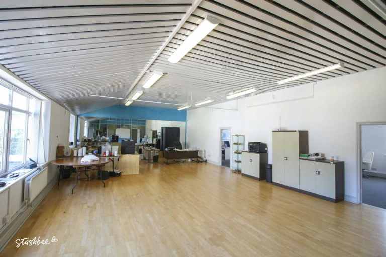 Warehouse to rent in High Wycombe (HP12) | Stashbee
