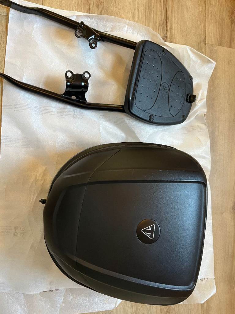 Triumph Bonneville T120 / T100 2016+ Top Box and rack
