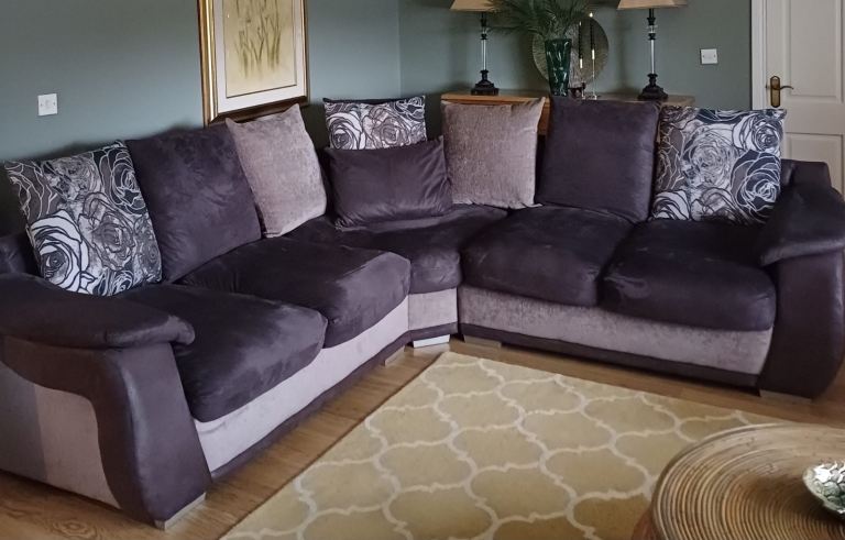 🛋️ Corner Sofa Suite – Excellent Condition