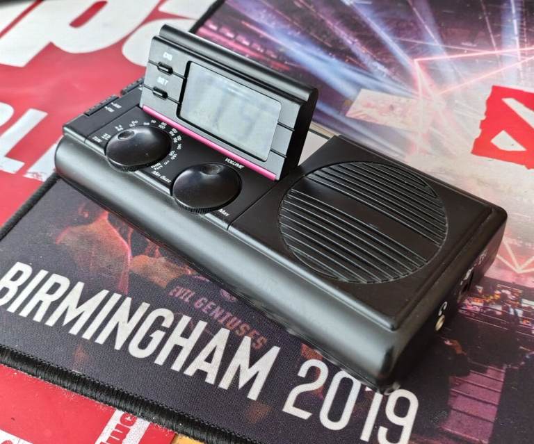 2 band AM/FM alarm clock radio