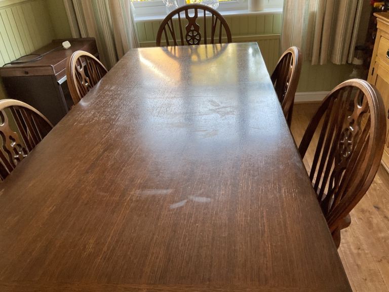 Solid Oak Dining Table and Chairs Set – Good Condition