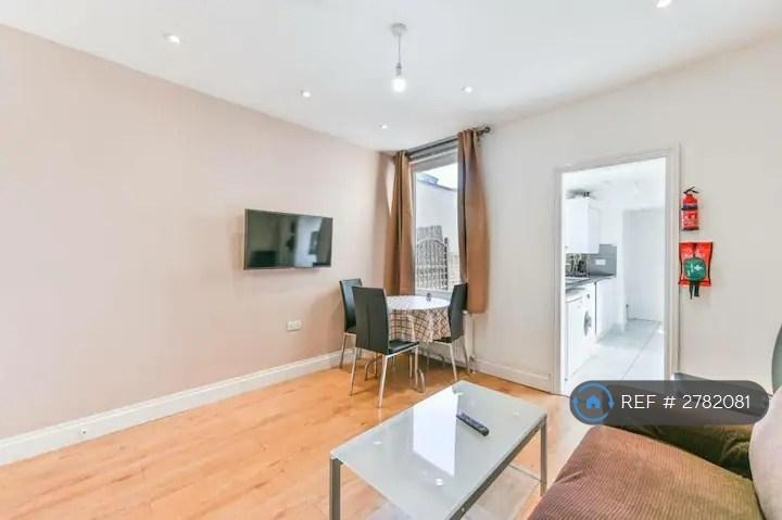 4 bedroom house in Portland Road, Kingston Upon Thames, KT1 (4 bed) (#2782081)