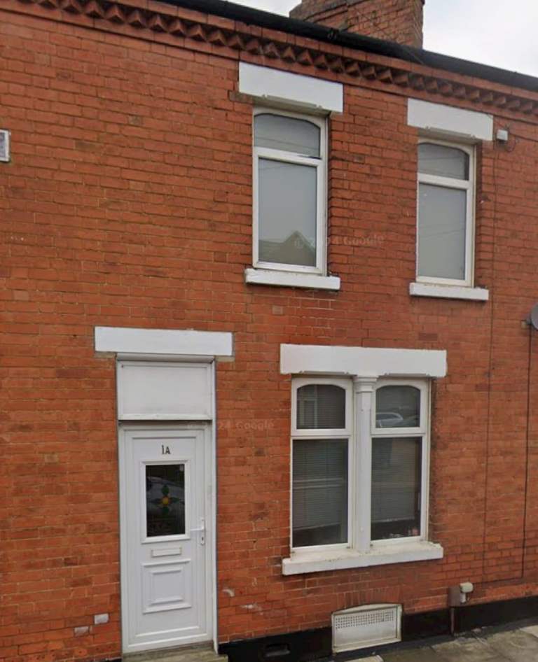 Stylish fully furnished 2 bed house for rent