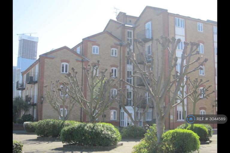 2 bedroom flat in Rotherhithe St, London, SE16 (2 bed) (#3044589)