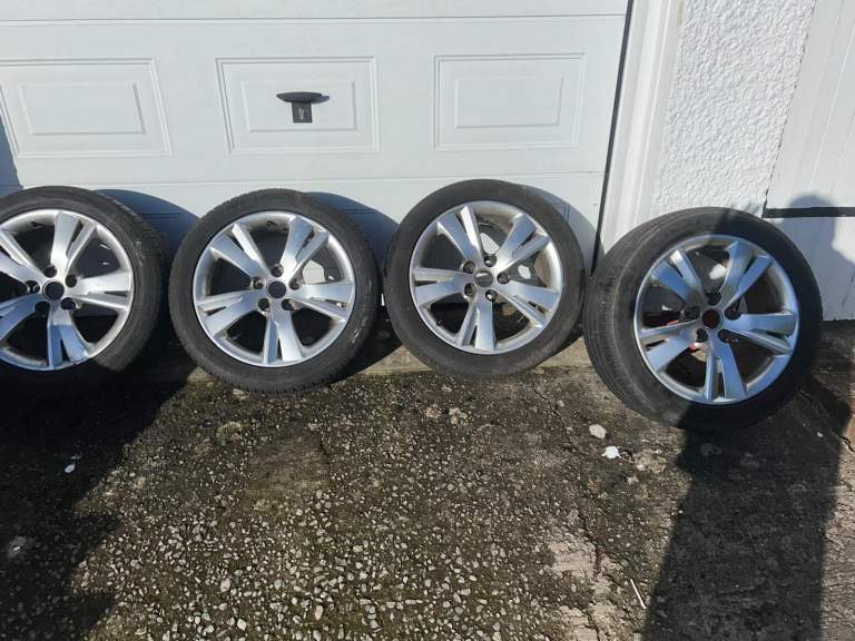 4 alloy wheels and tyres