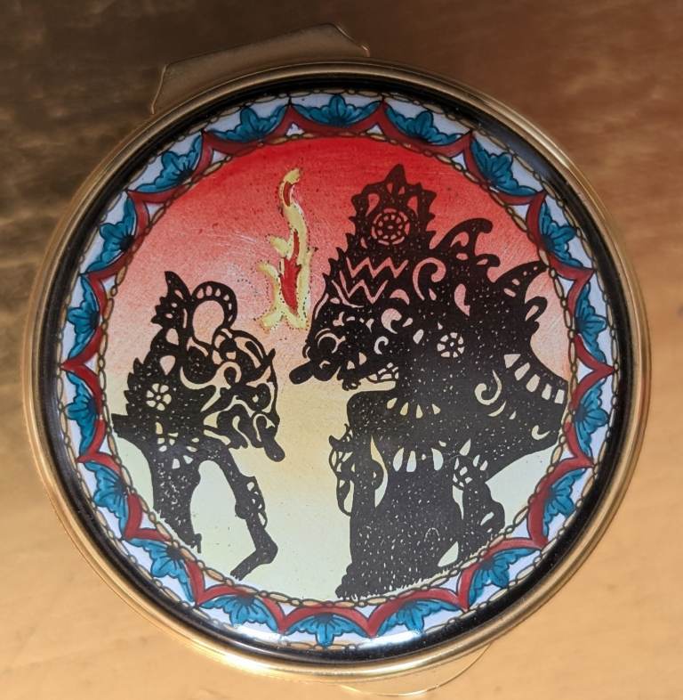 Staffordshire Enamel's Round Pill Box : Singapore/Bali 2000 : Allied Dunbar #57