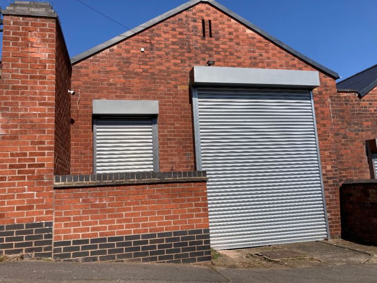Industrial Garage / Commercial Workshop for Rent approx 1300sqf Hendon Rise, Nottingham, NG3 3AN