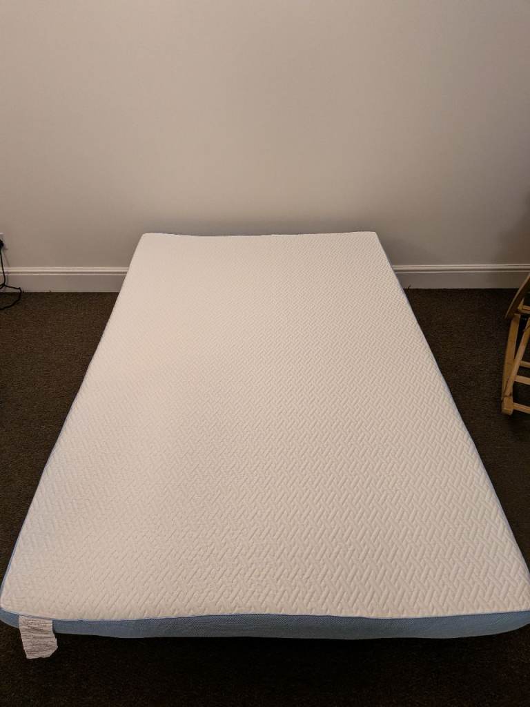 Brand new: Small Double Memory Foam Mattress Topper - White