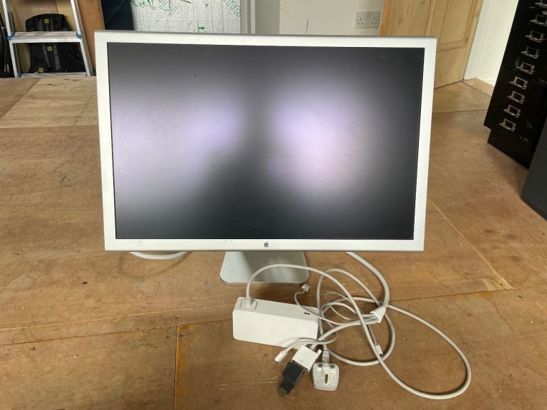 Apple cinema HD Display 150W 30’’ screen