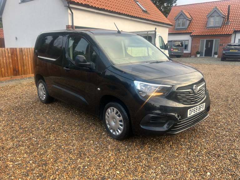 2020 Vauxhall Combo 2000 1.5 Turbo D 100ps H1 Sportive Van PANEL VAN Diesel Manual
