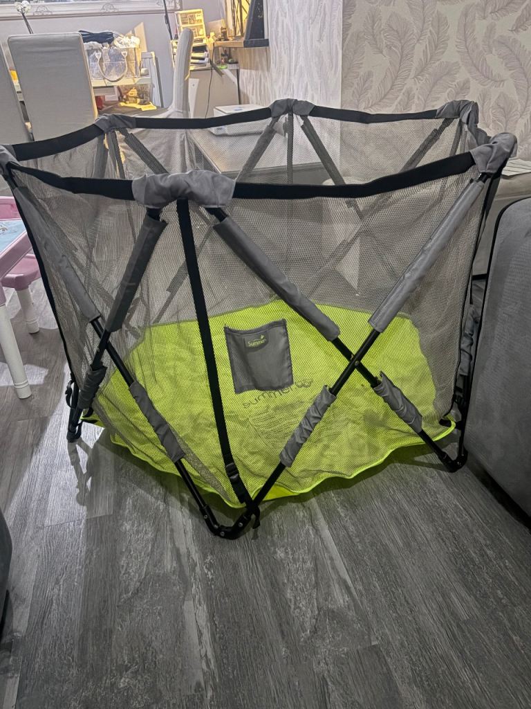 Pop N' Play Portable Playpen – Good Condition