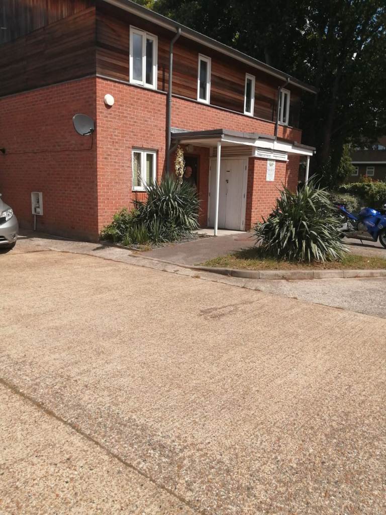 semi detached house in Wallington please read ad 