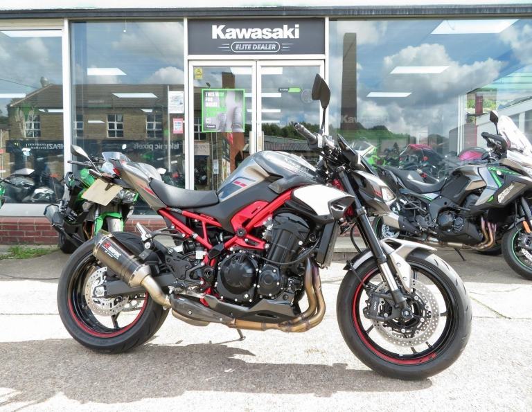 KAWASAKI Z900 PERFORMANCE EDITION 2025