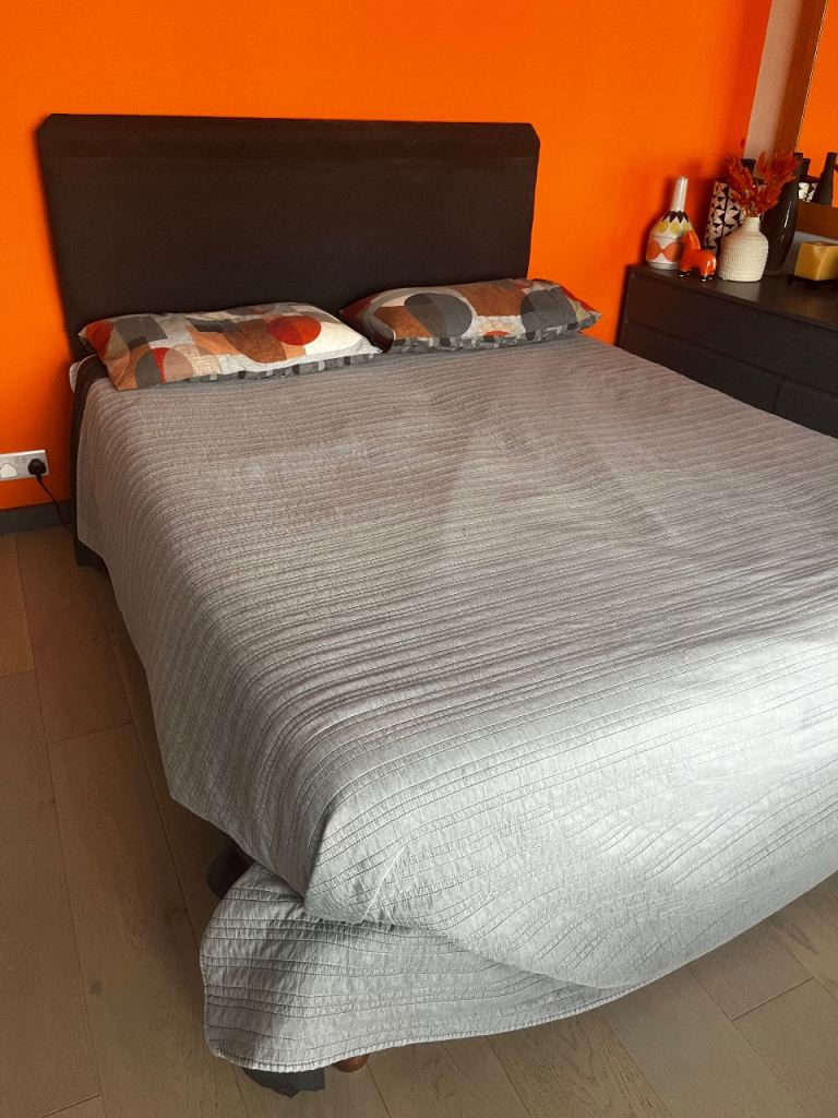 Kingsize adjustable bed