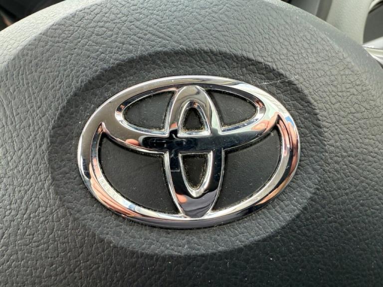  Toyota Yaris 1.33 VVT-i Icon 5dr - FTSH - AIR CON -ALLOYS - REAR CAMERA