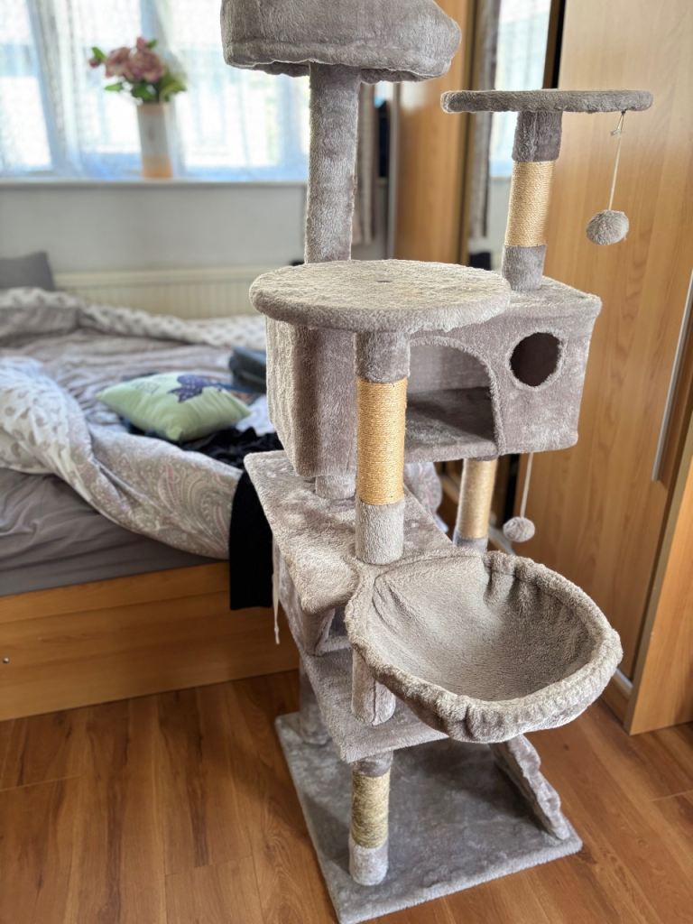 Cat tree 
