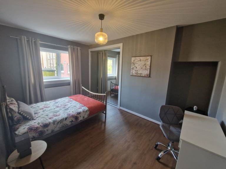 Room in a Shared Flat, EH4