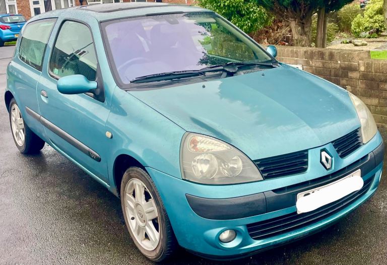 Renault Clio 1.2 16v petrol Dynamique  Model 74 bhp Hpi clear Great car (2004 04)