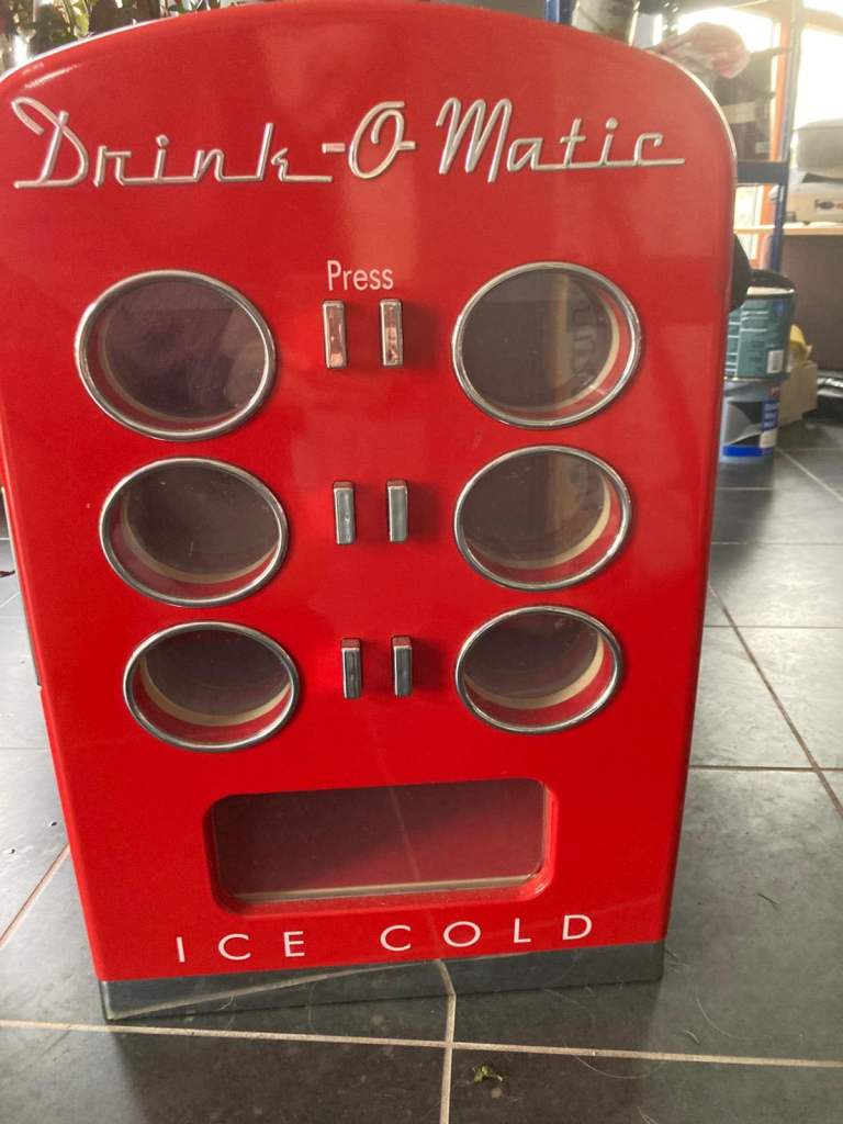 Red Drink o Matic vending machine - Retro Style
