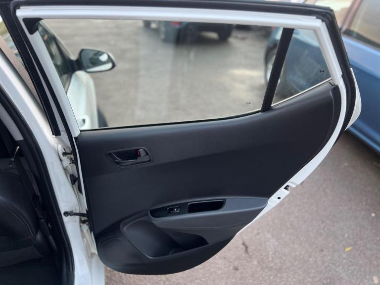 2018 Hyundai i10 1.0 SE Euro 6 5dr HATCHBACK Petrol Manual