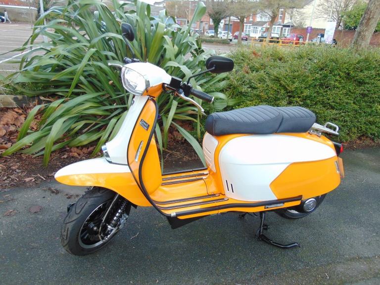 Royal Alloy GP 300LC E5 2023 Modern Retro Scooter 4 stroke Automatic ABS brakes