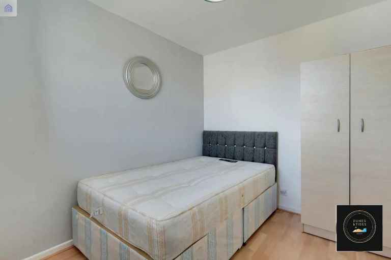 CLEAN DOUBLE ROOM IN WHITECHAPEL - ALL INCLUSIVE ✅