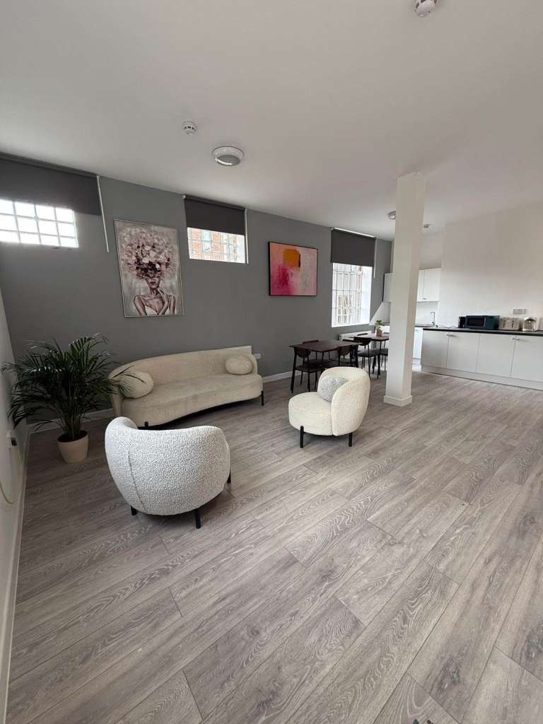 1 bed flat to rent in Edgware- HA8