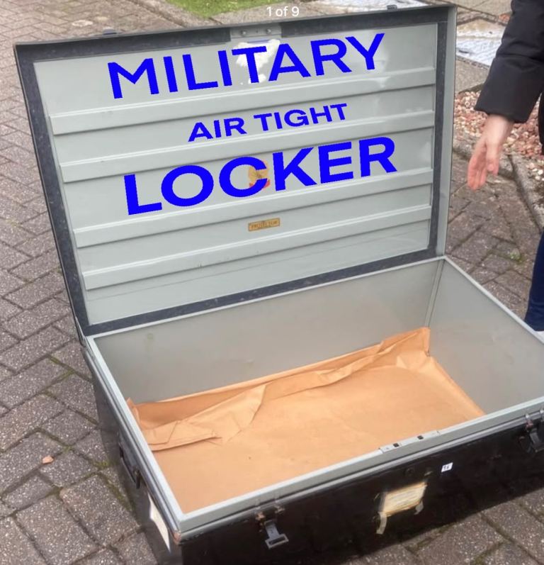 Very nice military locker in great condition price £rop