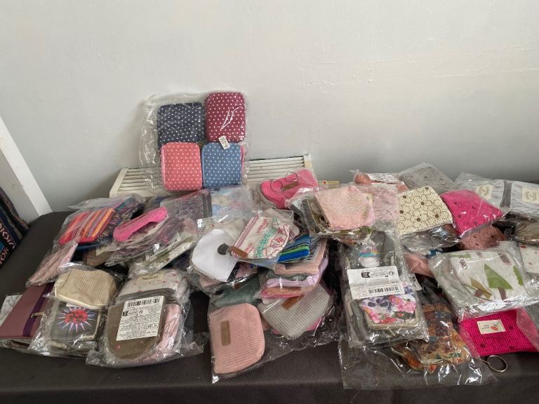 Job Lot: 300+ New Mixed Small Coin Purses & Zip Bags
