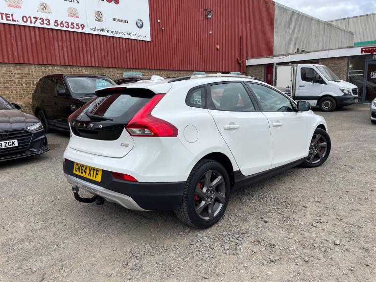 2014 Volvo V40 Cross Country 1.6 D2 Lux Powershift Euro 5 (s/s) 5dr Diesel