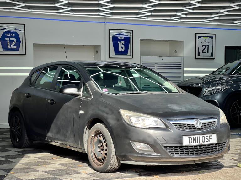Cheap 2011 Vauxhall Astra 1.6 16v Exclusiv Euro 5 5dr HATCHBACK Petrol Manual for sale in Walsall, West Midlands
