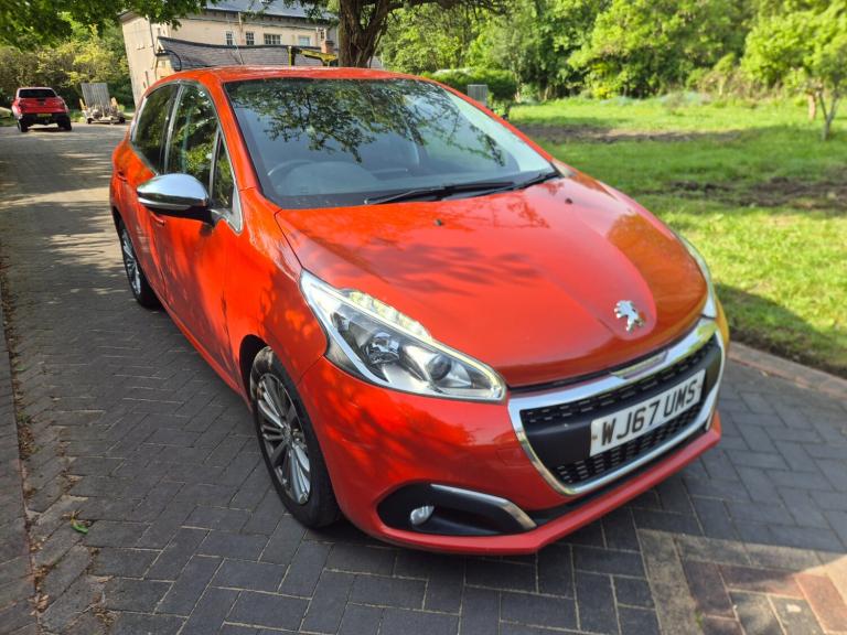 2017 Peugeot 208 1.2 PureTech 82 Allure 5dr HATCHBACK Petrol Manual