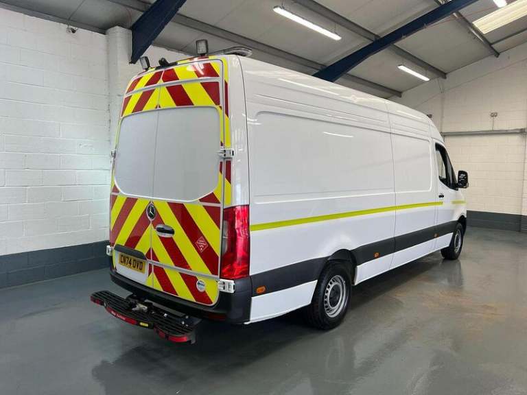 2024 Mercedes-Benz Sprinter 3.5t H2 Progressive Van PANEL VAN DIESEL Manual