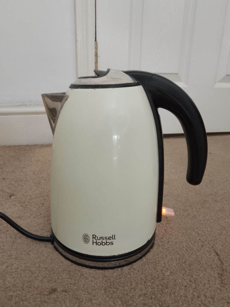 RUSSELL HOBBS KETTLE