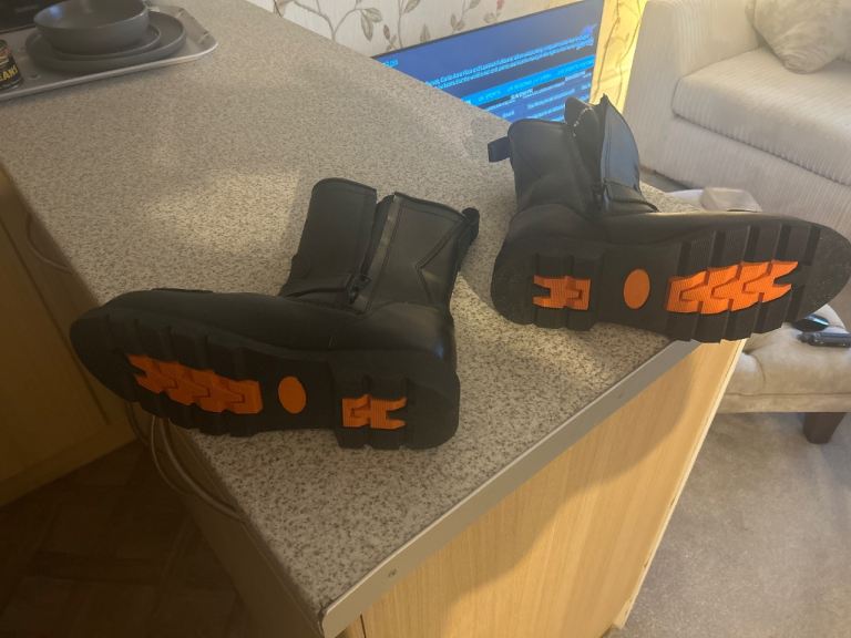 BKS motorcycle boots size8