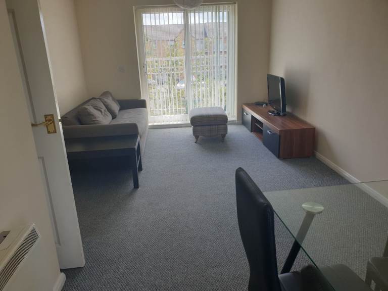Modern Furnished 2 Bed Flat to Rent in CV1 - 12 mins walk to Cov Uni / Cov Train Station