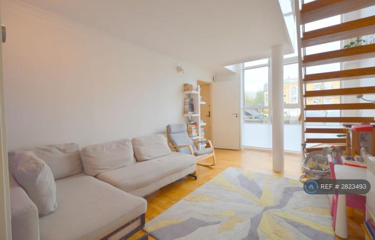 2 bedroom flat in Princes Court, London, SE16 (2 bed) (#2823493)