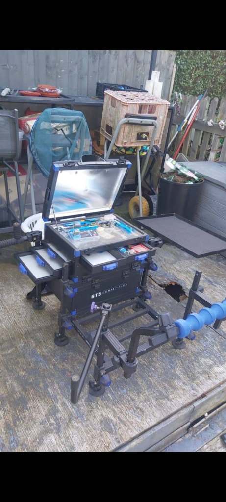 Fishing tackle full match box set up