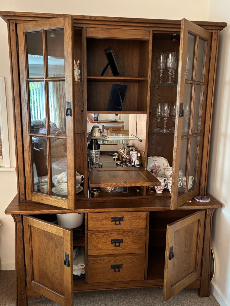 Sideboard/display unit