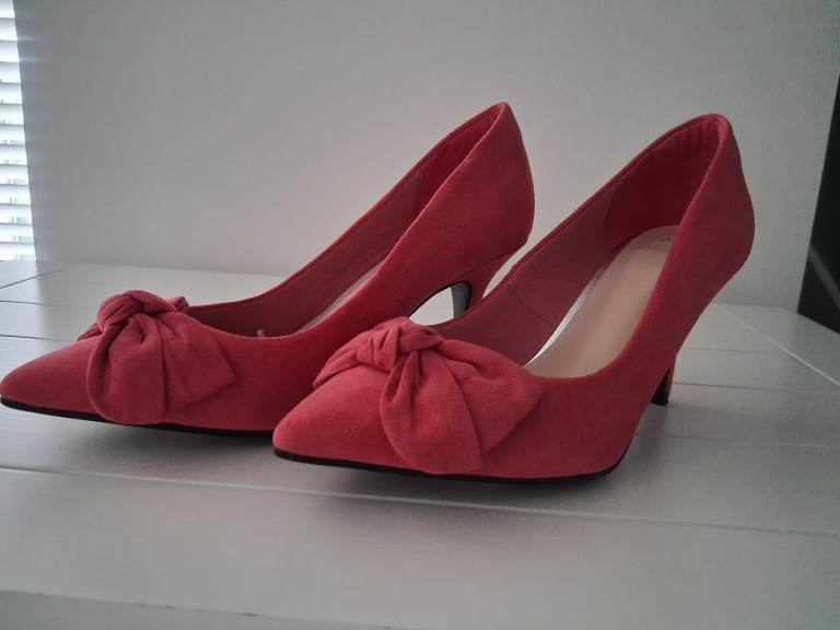 NEW M&S PINK SHOES-SIZE 3.5 EXTRA WIDE
