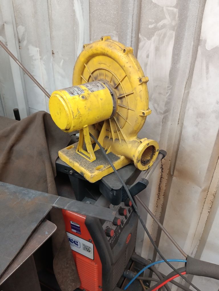 Bouncy castle blower 