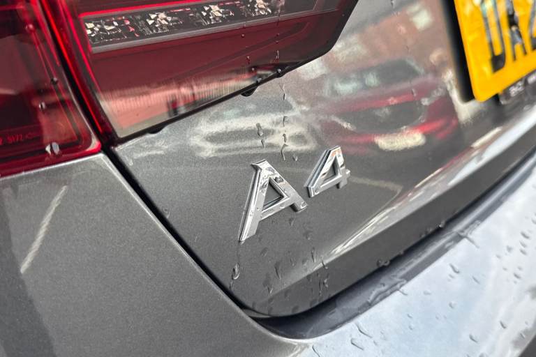 2020 Audi A4 2.0 TFSI 35 S line S Tronic Euro 6 (s/s) 4dr Saloon PETROL Automatic