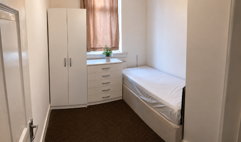 🏠✨ Single Room In Seven Kings IG3 8PE 🚆 | Available Now🤍
