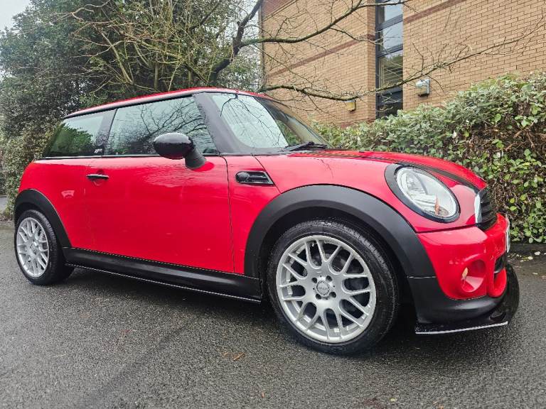 MINI ONE LOW INSURANCE COOPER S LOOKS LIKE 500 ADAM CLIO FIESTA CORSA 118D A180 A CLASS