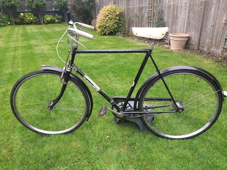 Wonderful Xmas present- Large framed 22 inch 1975 British built Dutch style bike, rod brakes
