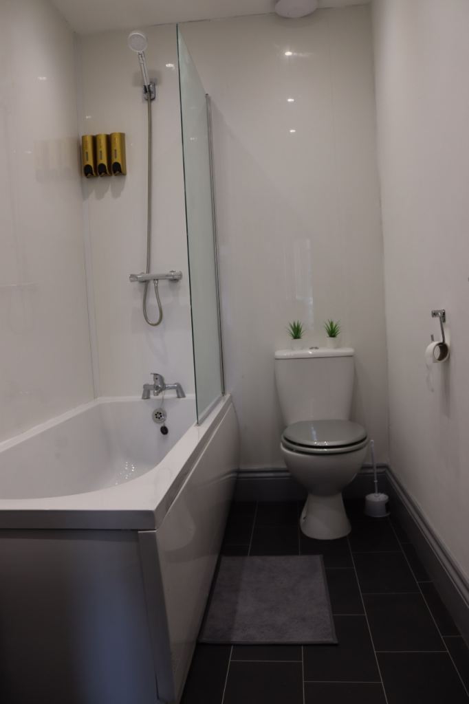 “2-Bed Flat Available Now | Waterloo, Liverpool | £1050 PCM