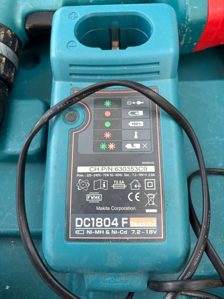 Makita 18v drill charger , spare battery and case for parts or repair / service 