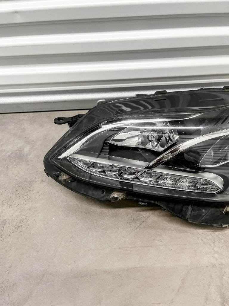 Genuine Mercedes E CLASS-Class W212 13-15 Headlight Left Passenger Side