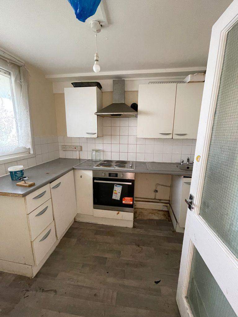 BEAUTIFUL 4 BEDROOM FLAT FOR RENT IN CRANFORD 