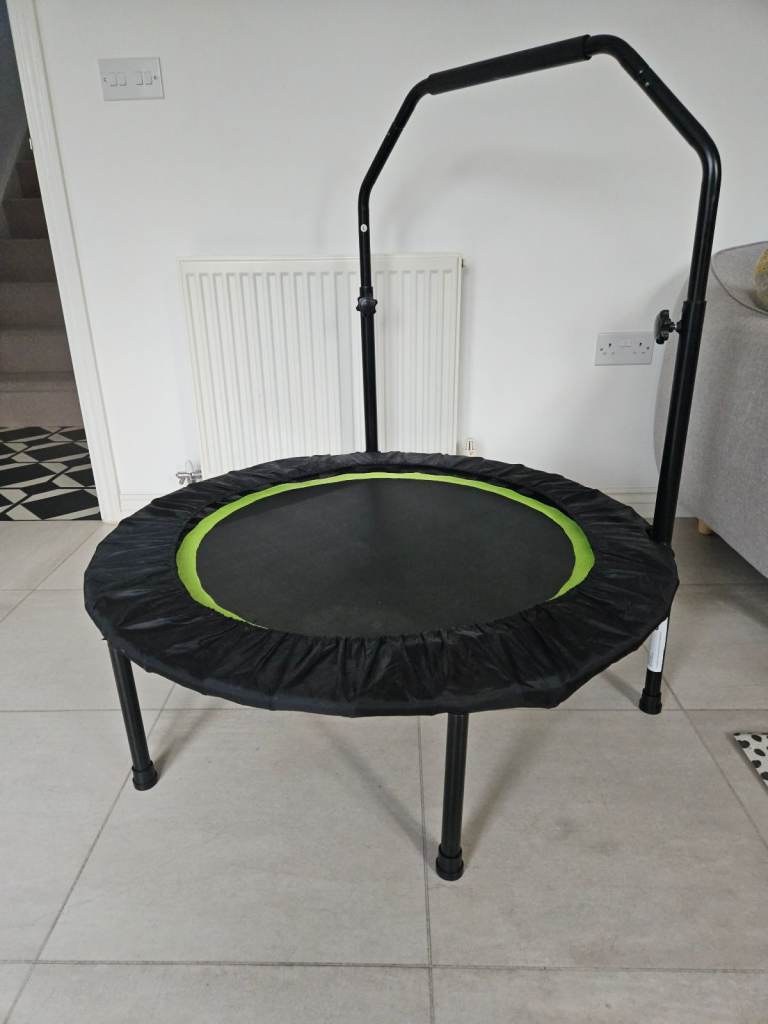Mini rebounder / trampoline